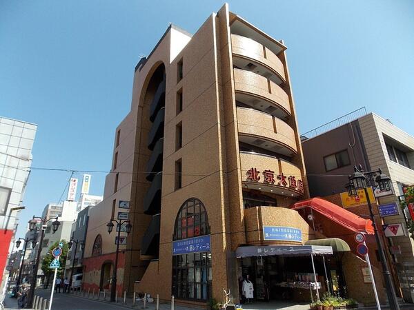 オネストヴィレッヂは外観も落ち着いた雰囲気 オネストヴィレッヂは6階建てのマンション