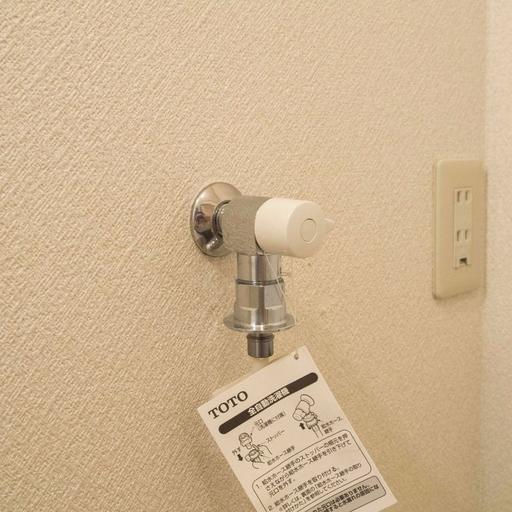 洗濯水栓はワンタッチ式 洗濯ホースの取付けが簡単なワンタッチ式洗濯水栓