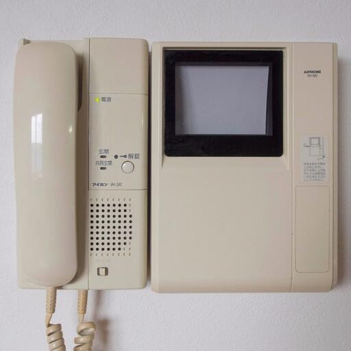 モニター付インターホン オートロックの操作盤も兼ねたインターホン受話器