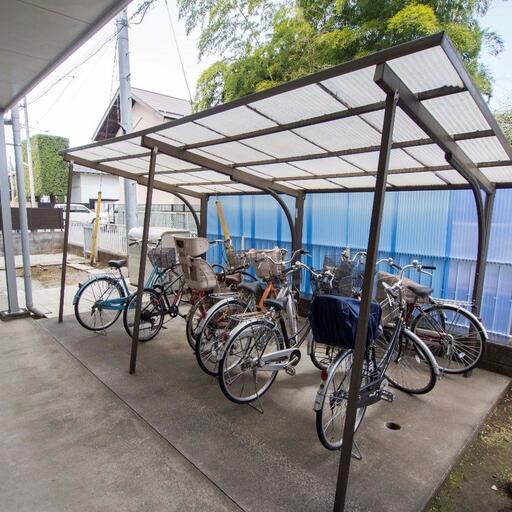 自転車置場 屋根付きの自転車置場