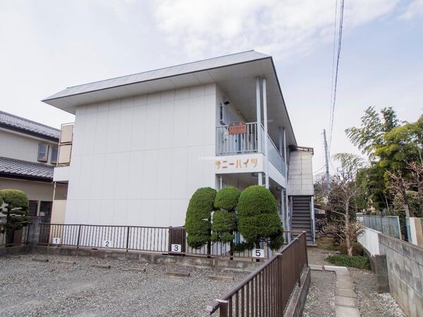 立川駅から歩14分のサニーハイツ 静かな環境に佇むサニーハイツは全戸南向き