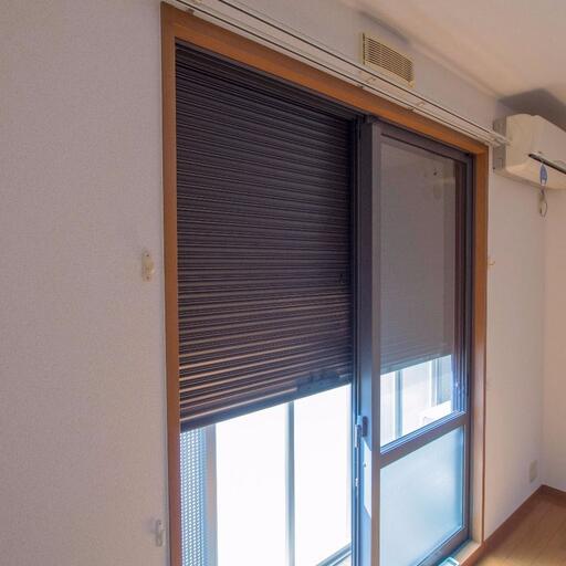 窓にはシャッター 2階でもあると安心なシャッター雨戸
