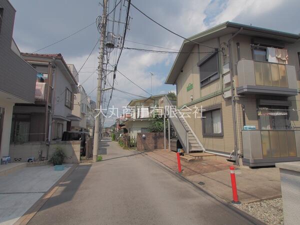 ボナール前面道路 周辺は落ち着いた住宅街。