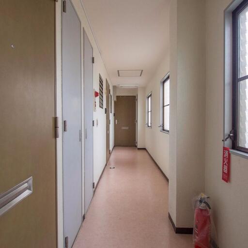 建物内共用廊下 女性にも安心な建物内共用廊下