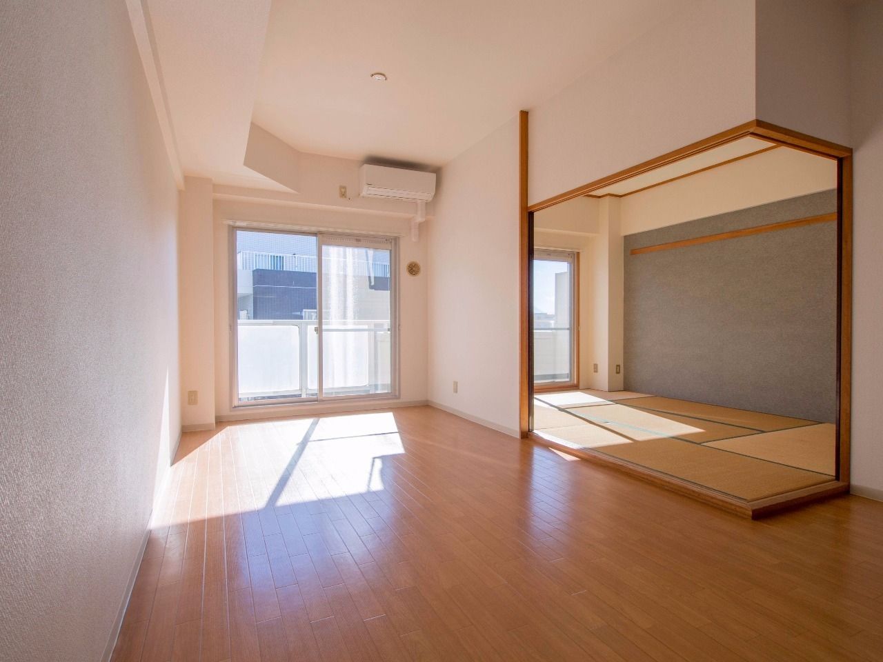 10帖のLDKと和室 リビング横は和室で家族との団欒を