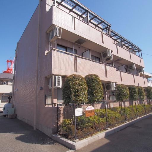 閑静な住宅街に建つ「静ファヴォーレ」 全戸南向きの陽当りの良い建物