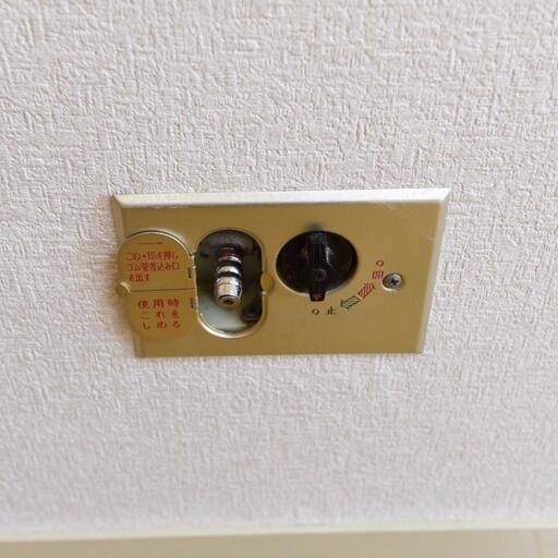 室内のガス栓 室内でガスヒーターが使えます
