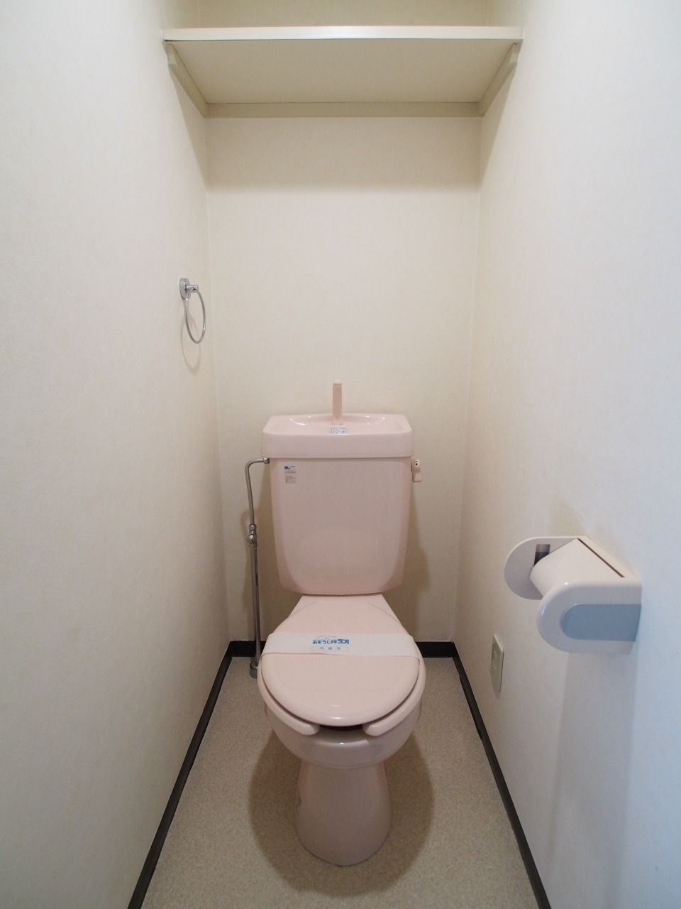 トイレ 上棚付でストック品も置ける