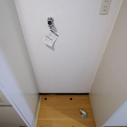 室内洗濯機置場 洗濯水栓はワンタッチ式