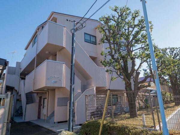 専用階段のある建物 各戸に専用階段のある建物