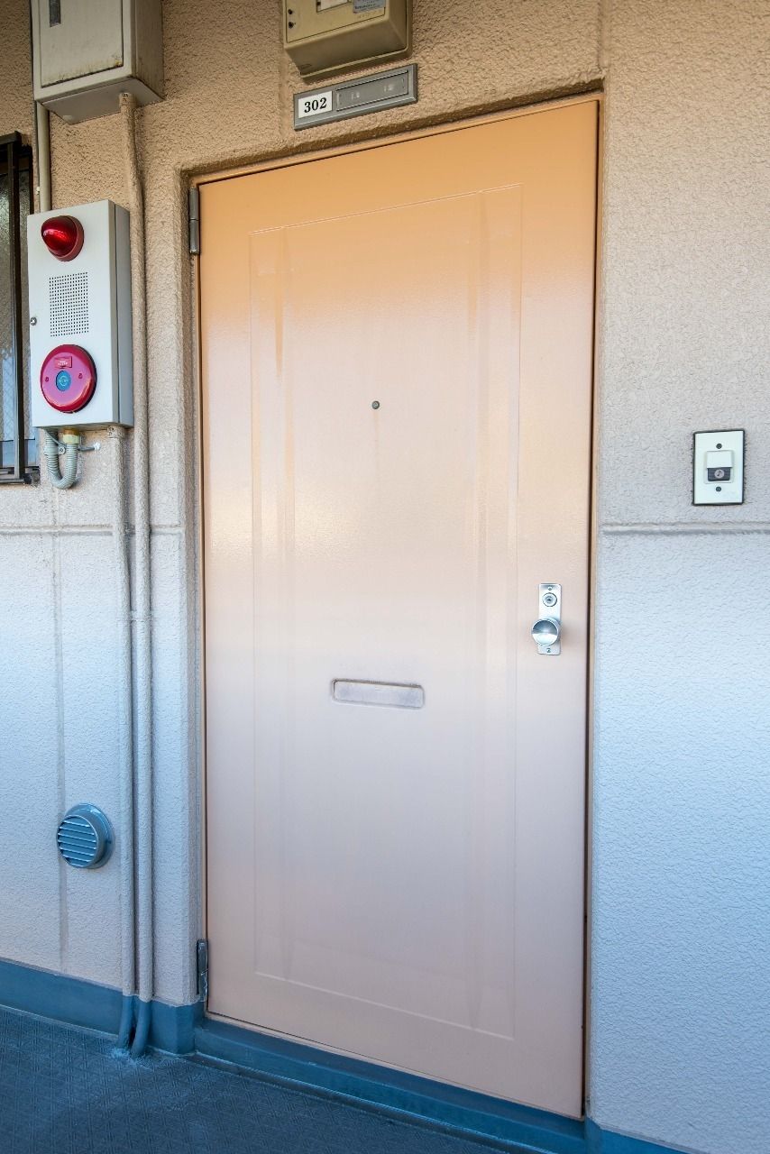 鉄素材の玄関ドア