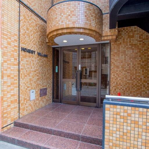 エントランス 高級感のある建物入口