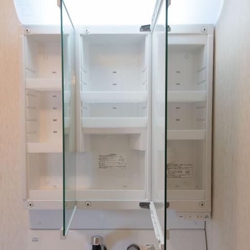 洗面鏡の裏も収納 鏡裏収納でスッキリ片付きます