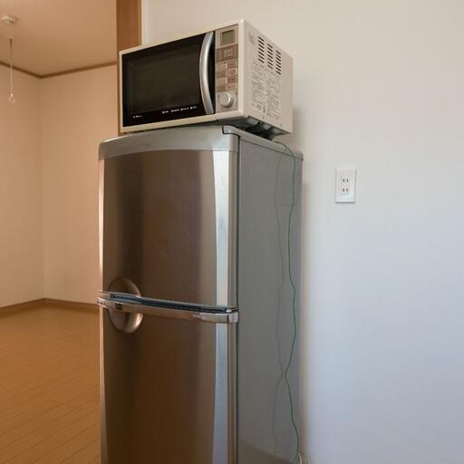 付属の家電製品 電子レンジと冷蔵庫付