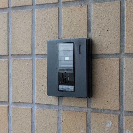 カメラ付インターホン 玄関外のインターホン