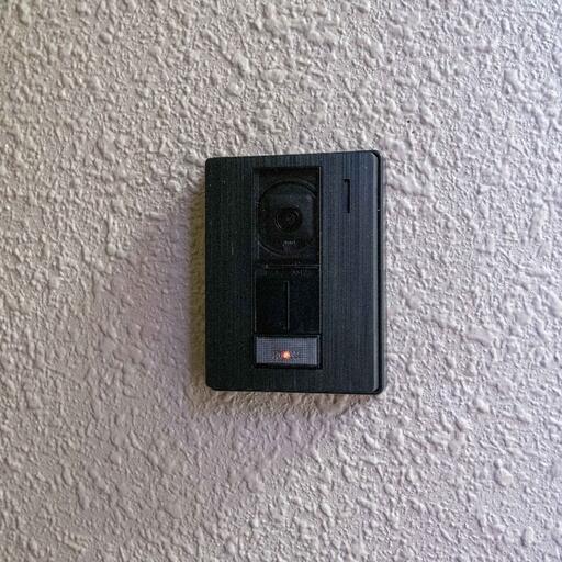 カメラ付インターホン 来訪者を確認できます