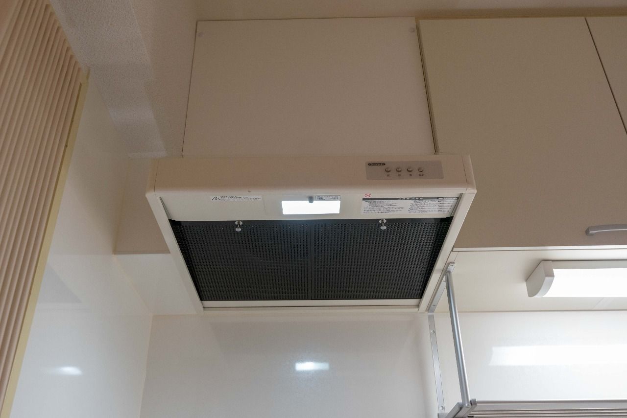キッチン換気扇 お手入れが簡単なレンジフードタイプ