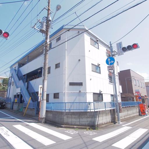 立川市錦町のルビアン玉置 角地にある陽当りのよい建物