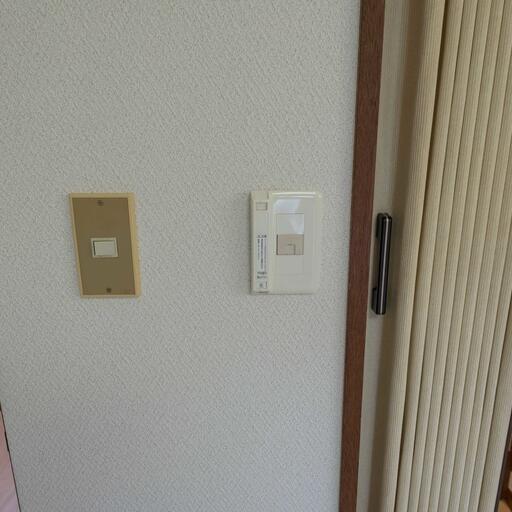 室内の光コンセント NTTフレッツであれば宅内工事不要(NTTへ要連絡)