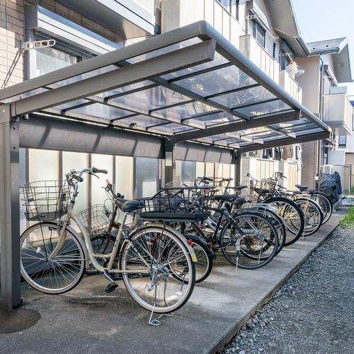 屋根付きの自転車置場 雨から大切な自転車を守ります