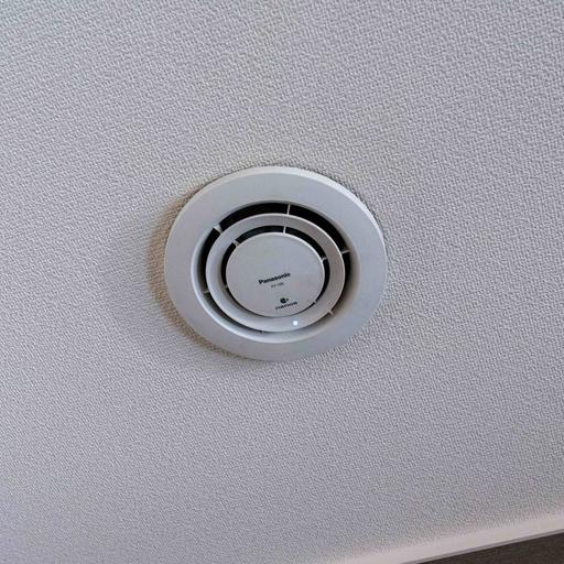 DK天井のナノイー発生機 気になるニオイは「ナノイー」で脱臭