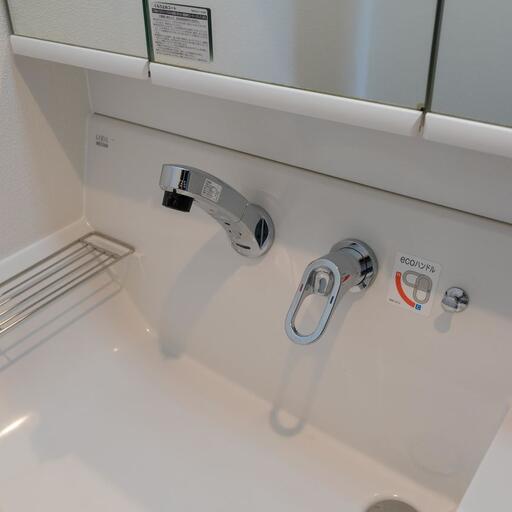 洗面水栓 お手入れ簡単な壁付シャワー水栓