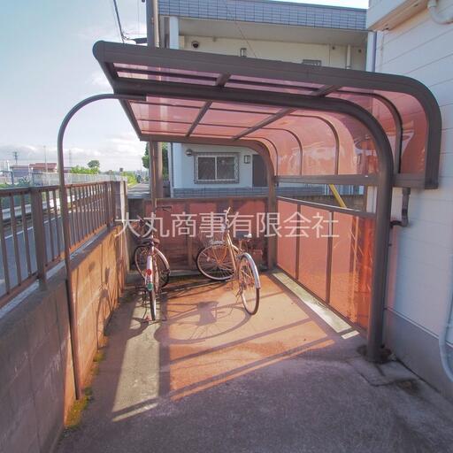 自転車置場 屋根付の自転車置場