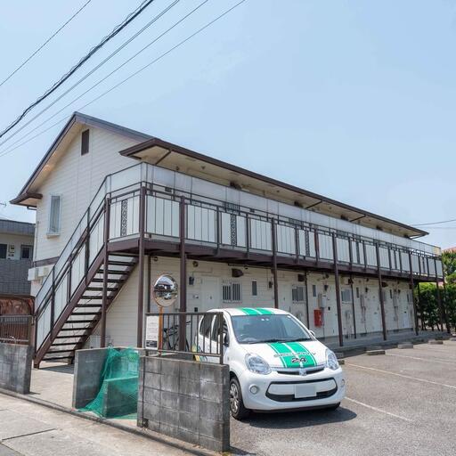 ミルキーウェイ外観 敷地内駐車場のある1階建て単身向けアパート