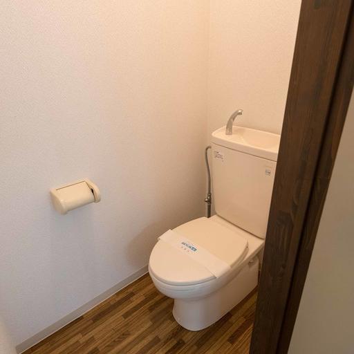 トイレ 温水洗浄便座用のコンセントのあるトイレ