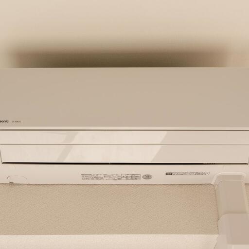 リビングのエアコン(新品) パナソニック製(品番:CS-288CF-W、2018年製)