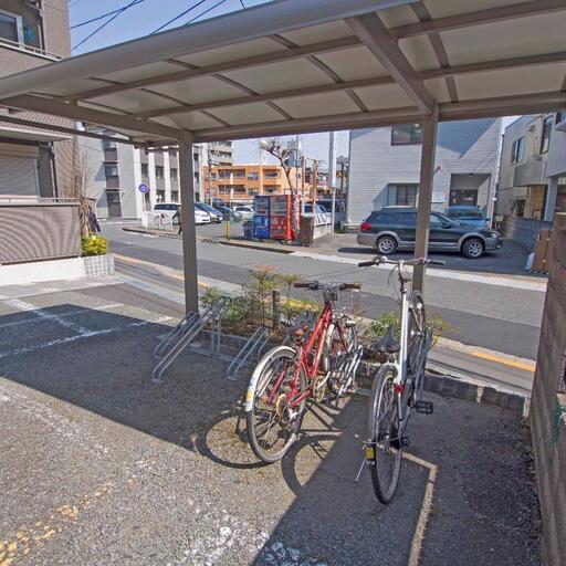 敷地内駐輪場 ラックのある駐輪場