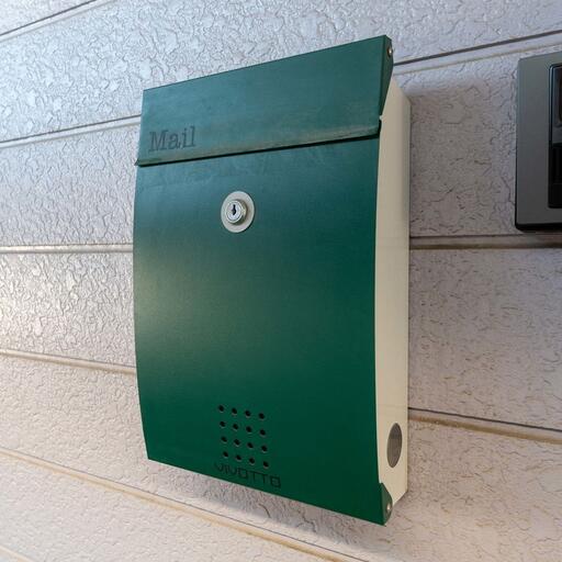 玄関横のポスト シリンダー錠でプライバシーを守ります