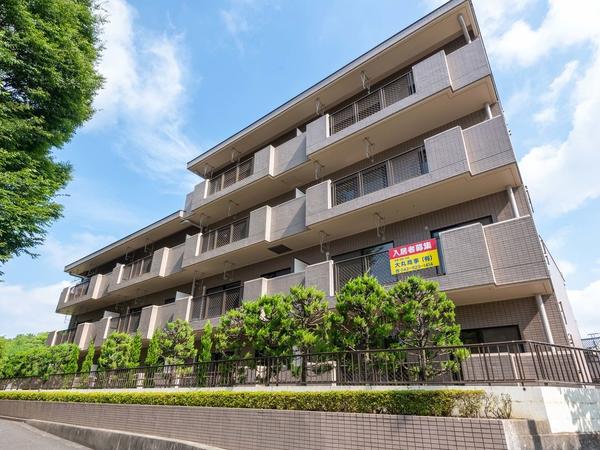 ベルエール外観(南側から) 南向きで陽当りの良い立地