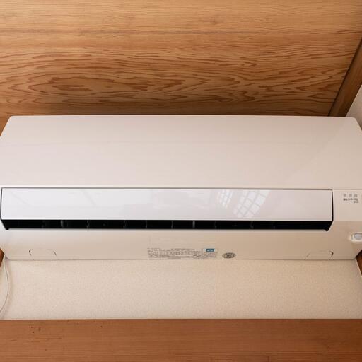 和室のエアコン(富士通ゼネラル製) 形名:AS-J22C-W、2013年製