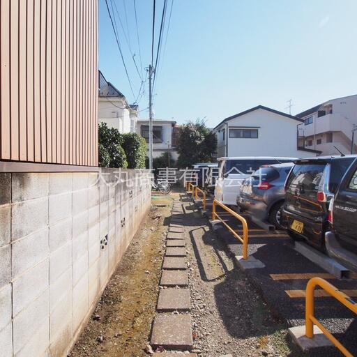 建物までのアプローチ 道路から建物までのアプローチ