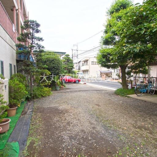 敷地内駐車スペース 敷地内に車が停められるのでクルマ派も安心