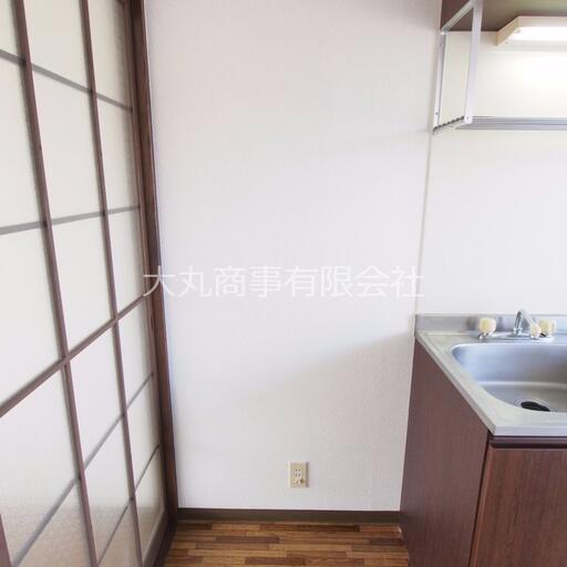 冷蔵庫置場 キッチン横の冷蔵庫置場
