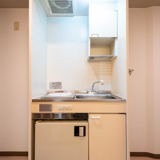 キッチン流し台 冷蔵庫のついたミニキッチン