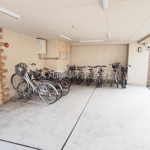 自転車置場 自転車ラックのある自転車置場