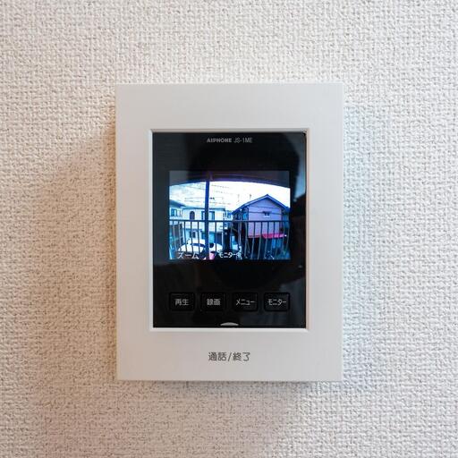 室内のインターホン 録画機能のあるモニター付