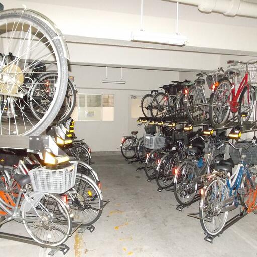 自転車置場 ラック式の自転車置場