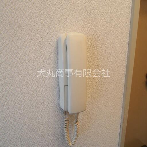 室内のインターホン ドアを開けずに来訪者対応できます
