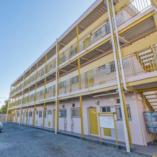 コーポよりや 共用部側 メンテナンスが行き届いた建物