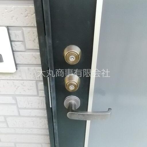 玄関のロック セキュリティーに配慮したダブルロックキー
