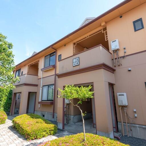 中庭を中心にした建物配置 建物への出入はすべて中庭経由