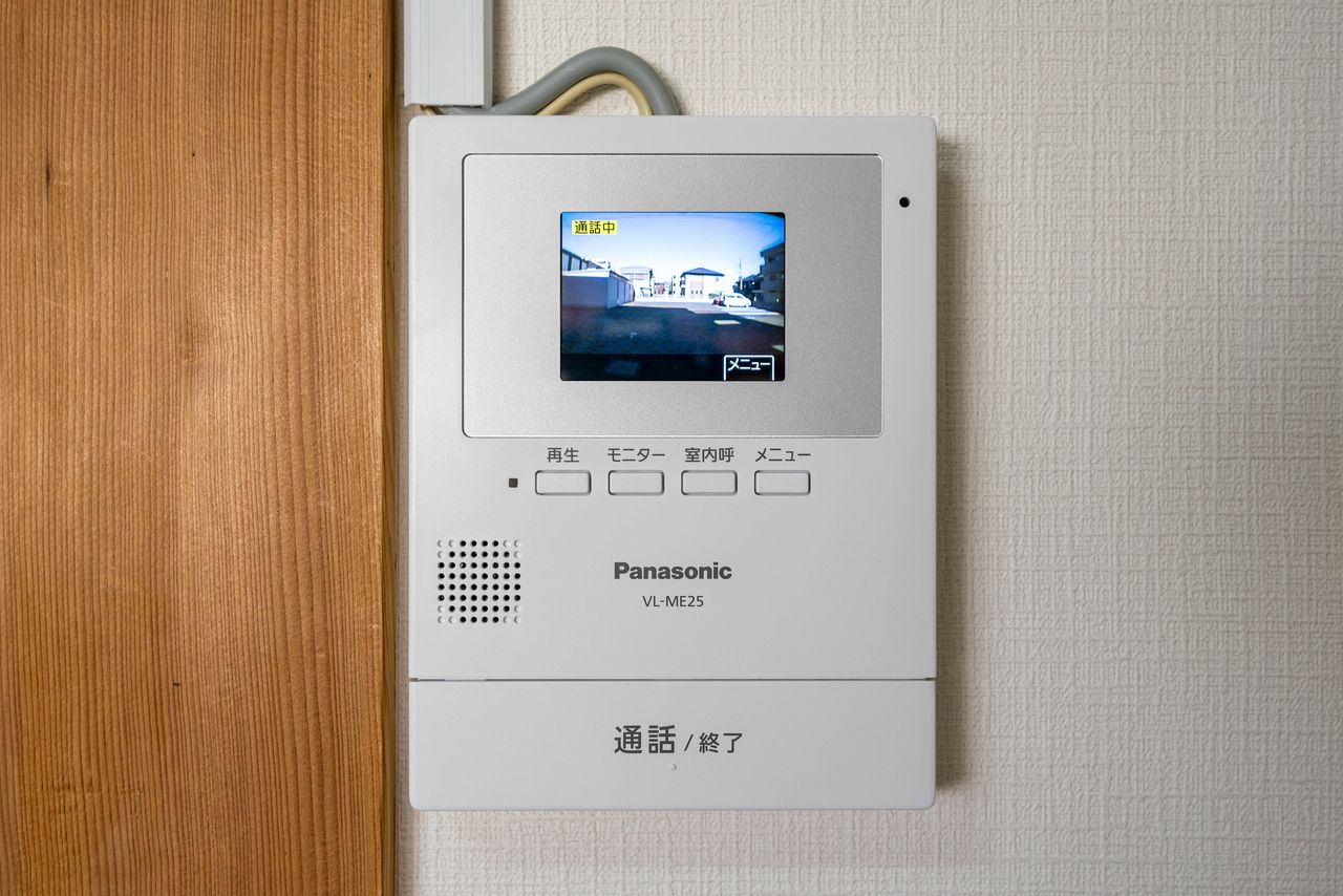 インターホン室内受話器 録画機能のあるモニター付インターホン