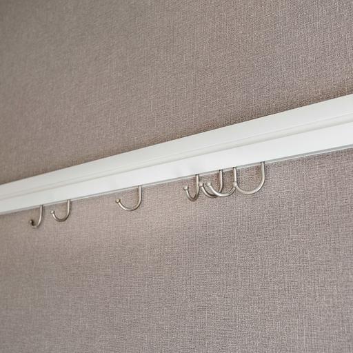 長押フック(スライド移動) 服にも飾りもに使えそう
