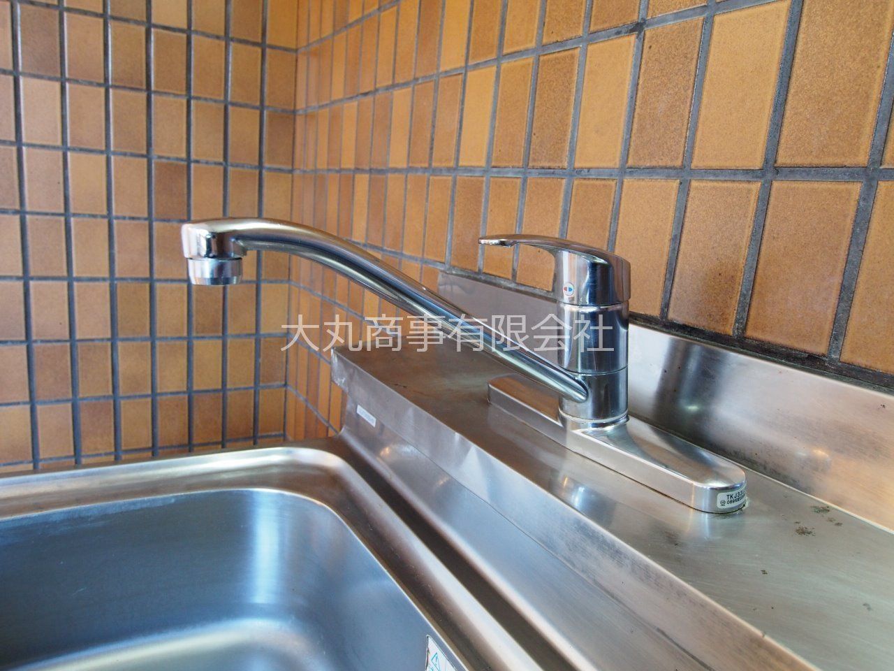 キッチン水栓 湯水の切り替えが簡単なワンレバー式水栓