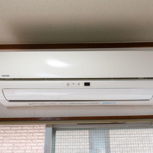 エアコン(東芝製) 形名:RAS-2512D(W)、2013年製