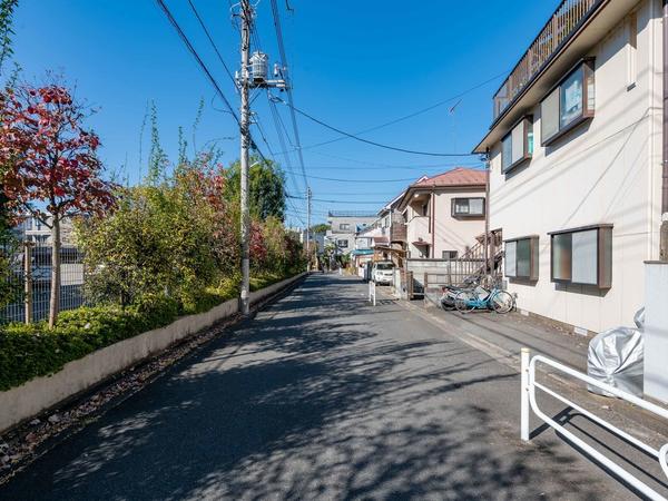前面道路 交通量の少ない前面道路